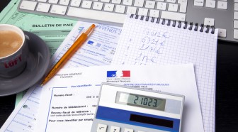 Baisse d'impôts en 2017 : Hollande conditionne la mesure à une accélération de la croissance
