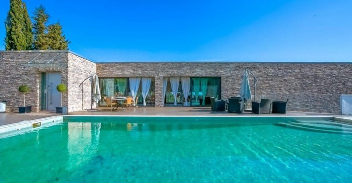 EN IMAGES. A vendre : époustouflante villa californienne près de Cannes