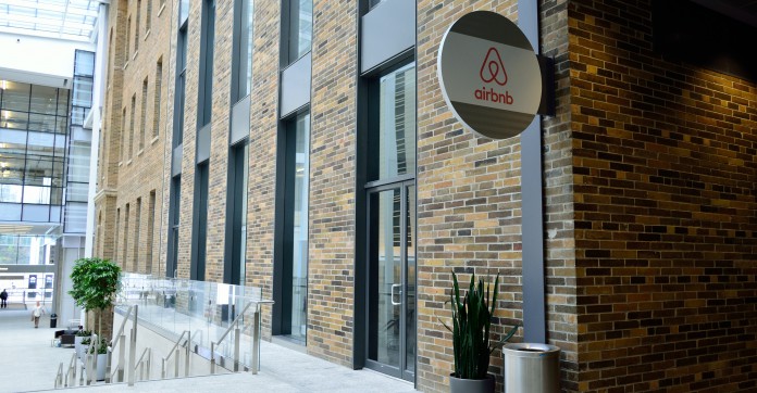 Et si Airbnb se mettait à déclarer les revenus de ses utilisateurs ?