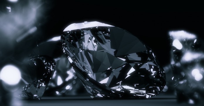 Investir dans les diamants : l'AMF prévient contre les offres frauduleuses