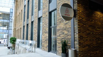 Airbnb attaqué en justice par les professionnels de l'hôtellerie et de l'immobilier