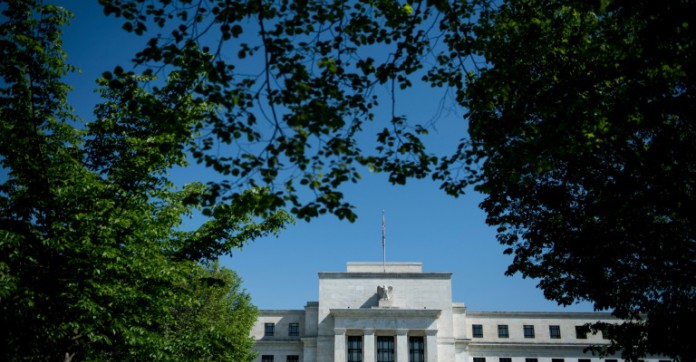 Vers une pause sur les taux de la Fed, en attendant septembre