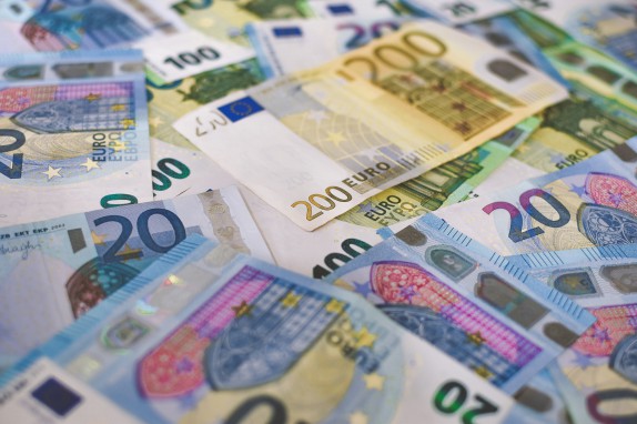 Épargne : 205 milliards d'euros placés par les Français en 2020