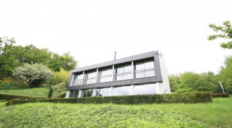 EN IMAGES. A vendre : maison d'architecte à 20 minutes de Lyon
