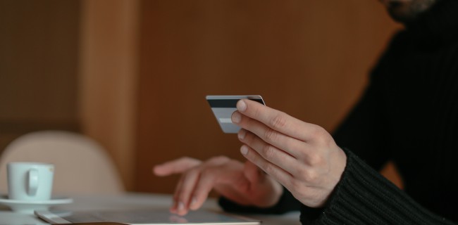 Souscrire un crédit conso avec une banque en ligne